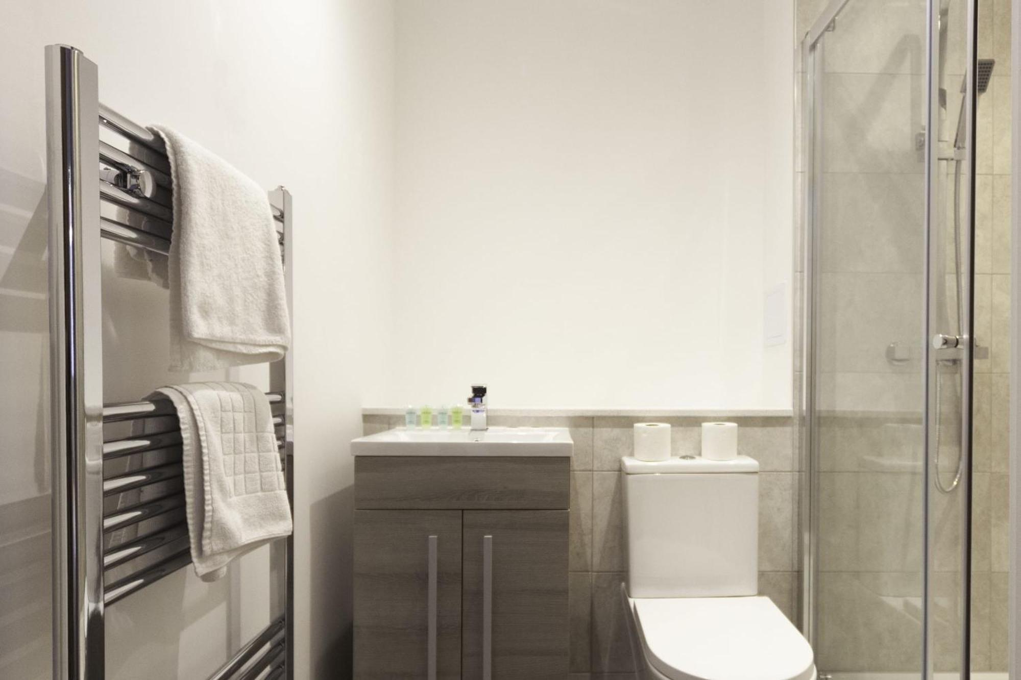Lovely 2 Bedroom In Ashford Apartment *